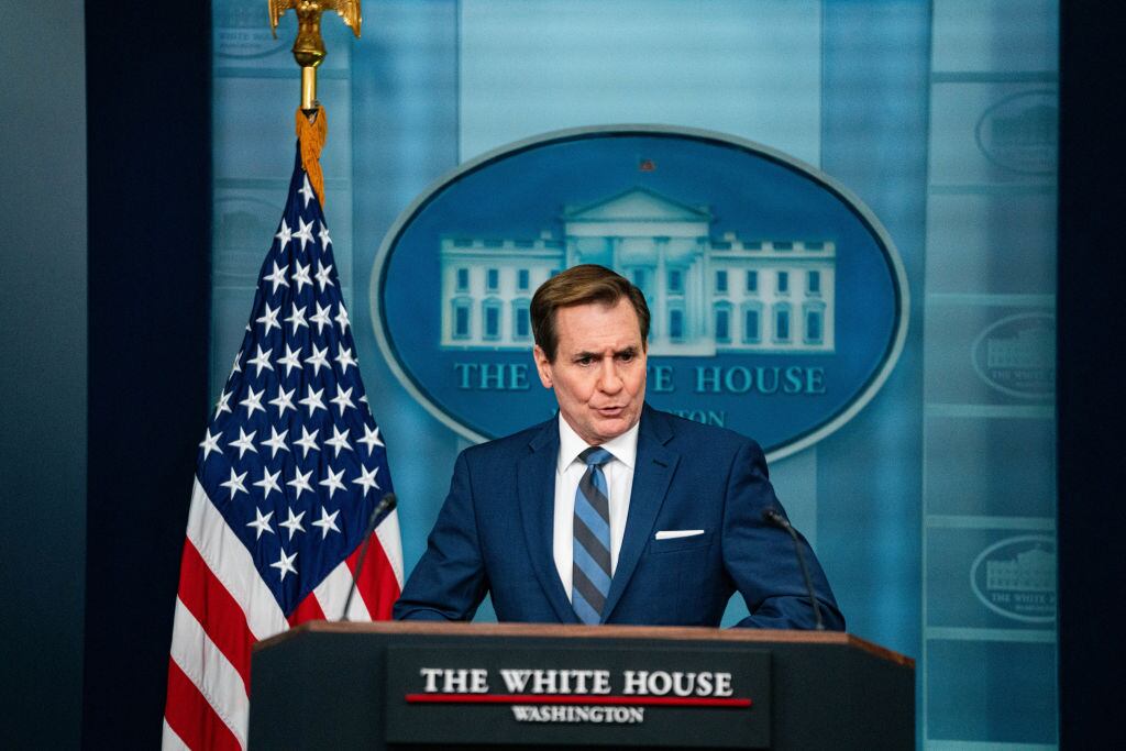 El secretario de prensa de la Casa Blanca, John Kirby, habla con la prensa sobre los ataques de Estados Unidos sobre países del Medio Oriente.