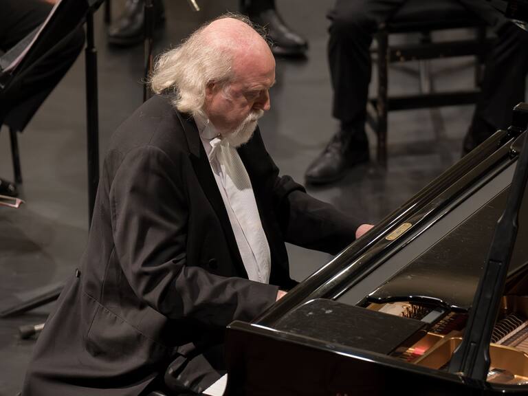 Pianista profundo dio inicio a temporada de la Sinfónica Nacional