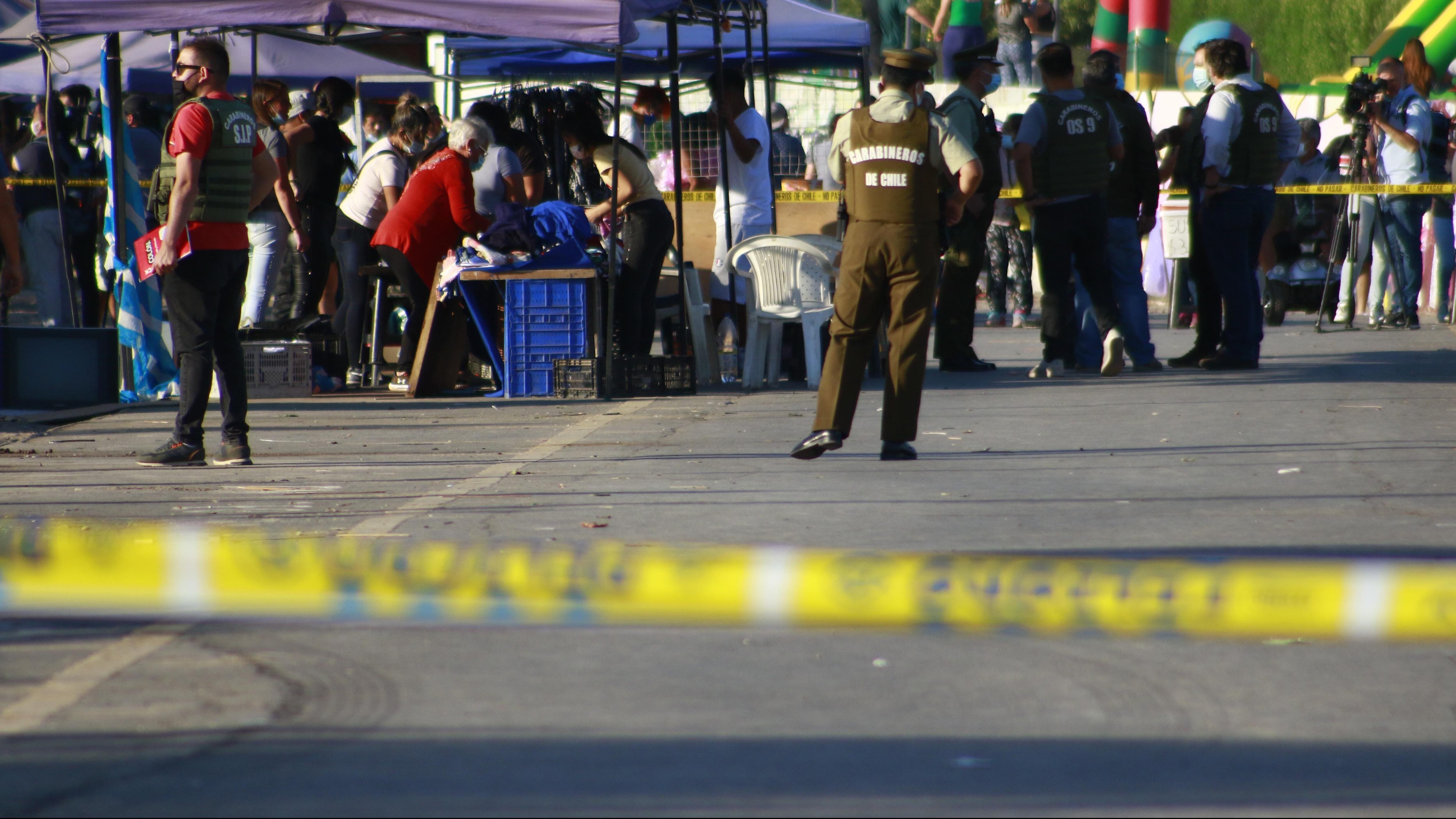 23 de Diciembre de 2020/SANTIAGO Balacera en una feria navideña ubicada en Av 3 Poniente esquina Borgoño, Maipu
FOTO: MAURICIO MENDEZ/ AGENCIAUNO