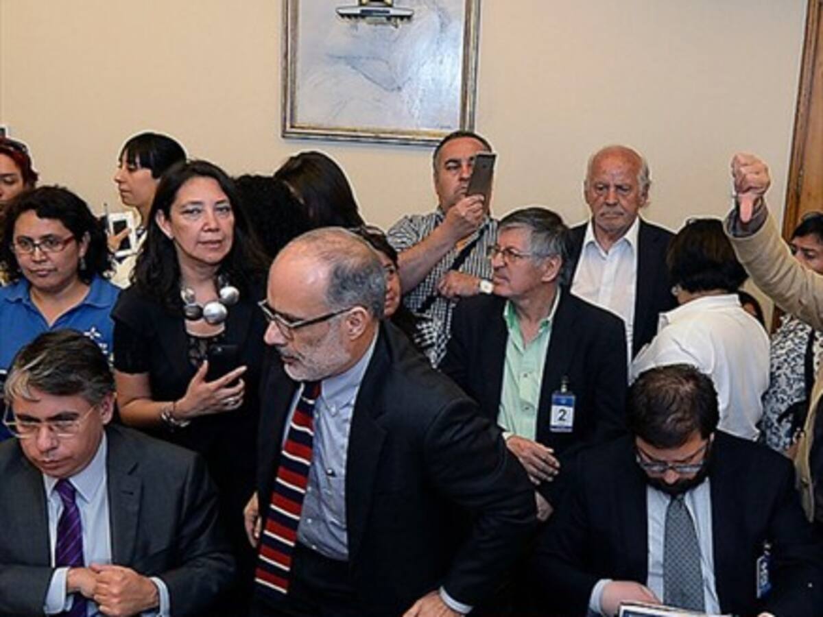Trabajadores públicos califican de «espurio» acuerdo que repuso el 3,2% de reajuste