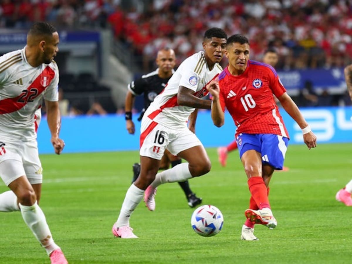 Solo y en área chica: el increíble gol que se perdió Alexis Sánchez en el primer tiempo ante Perú