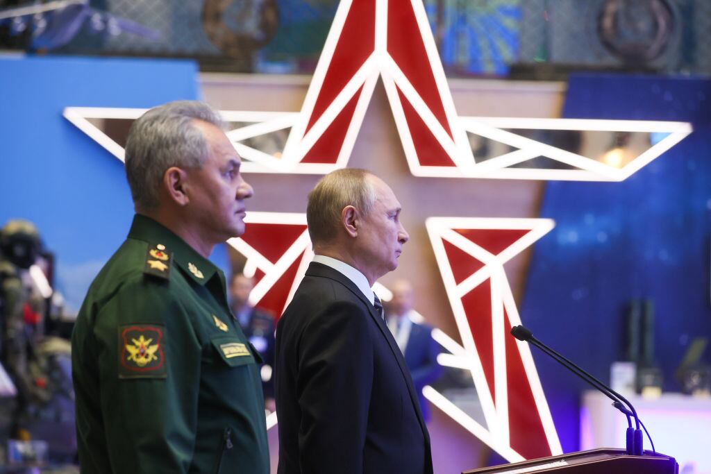 El presidente ruso Vladimir Putin junto al ministro de defensa Sergei Shoigu