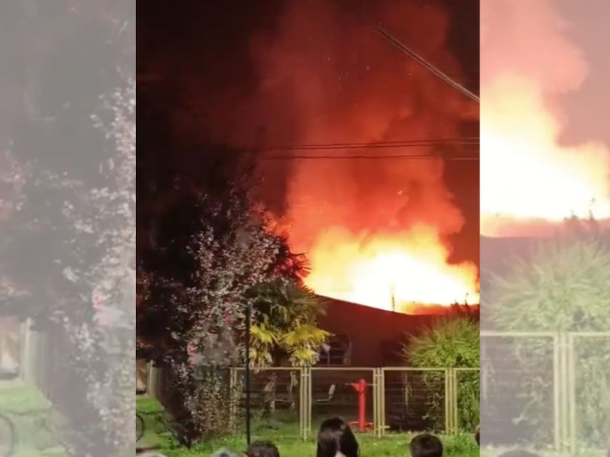 Siniestro obligó a suspender clases: incendio destruye parte de liceo en Gorbea en La Araucanía