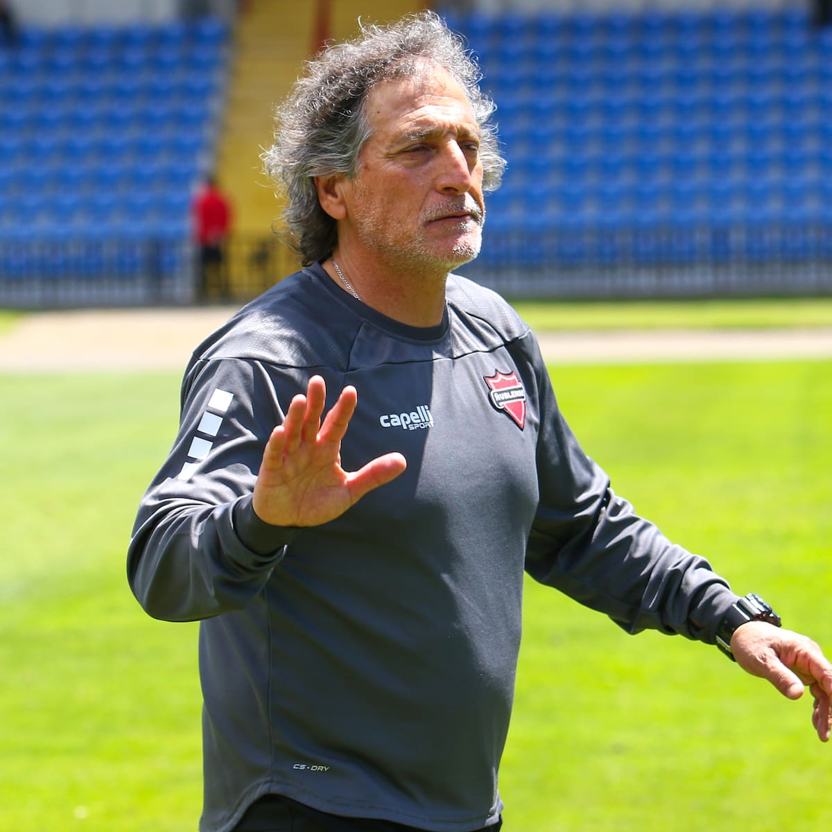 Mario Salas estaría a detalles de volver al fútbol chileno: negociaciones avanzadas con un histórico club