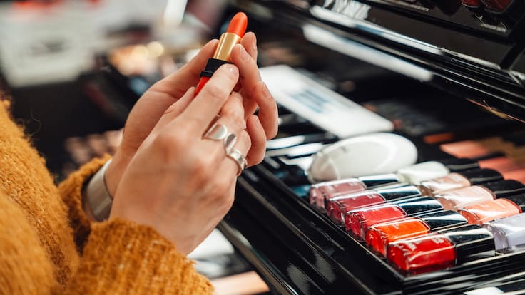 A pesar de la crisis: Chile se consolida como el segundo país de Latinoamérica que más gasta en belleza per cápita