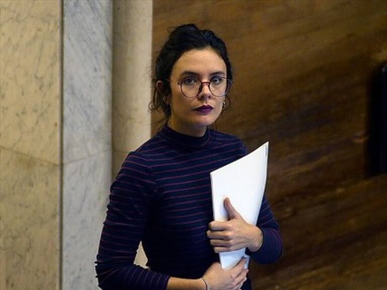 Camila Vallejo: «La derecha no ha demostrado capacidad económica, y fue lo que prometió»