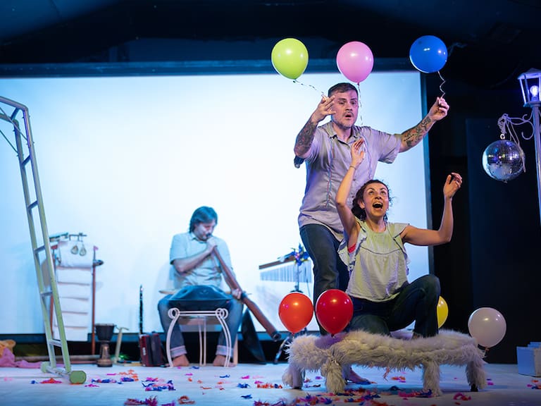 Marzo en Teatro Mori despliega estrenos, comedias y programación familiar en sus salas