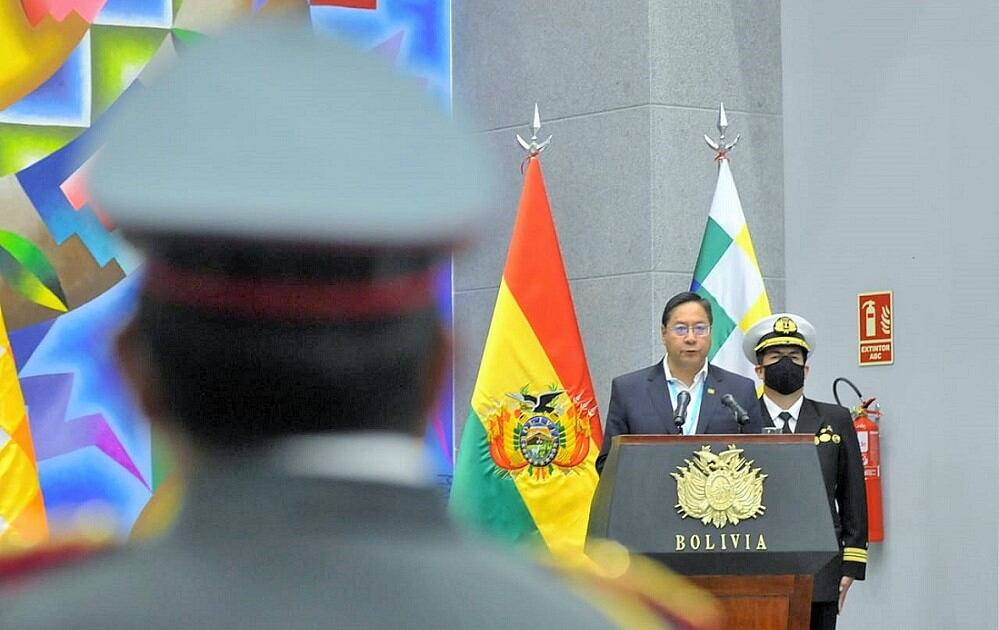 El presidente de Bolivia habla ante la nueva cúpula militar