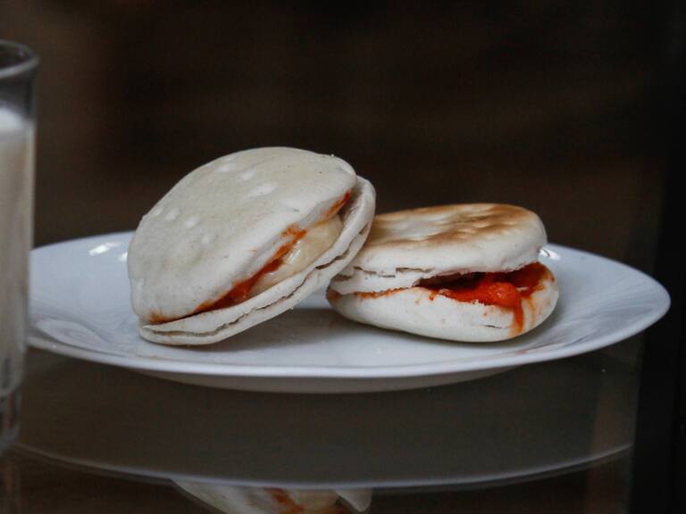Kiosko Roca, Choripán con leche con platano