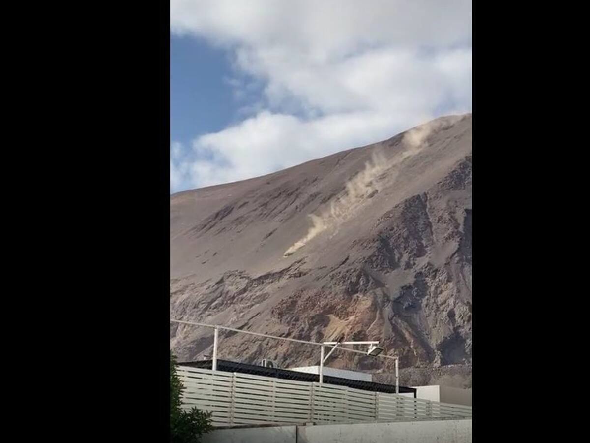 Auto sin ocupantes desbarrancó y cayó más de 1.000 metros en Iquique: pareja estaba discutiendo y uno de ellos lo desenganchó