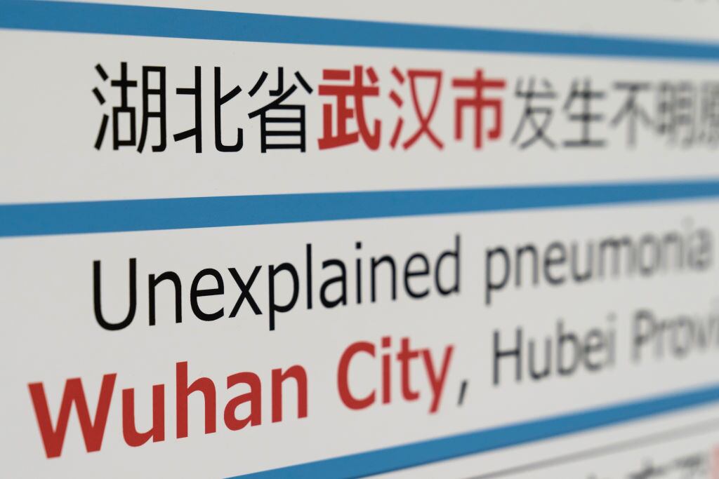 Un cartel que advertía de la «Neumonía de Wuhan» en enero