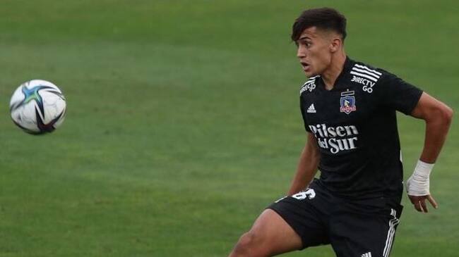 Pablo Solari extenderá su contrato con Colo Colo "por 3 o 4 años más", según Aníbal Mosa