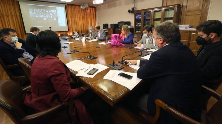 27 DE SEPTIEMBRE DE 2021/VALPARAISOVista general de la Comisión de Constitución de la Cámara de Diputados, que continúa la votación de indicaciones al proyecto de cuarto retiro de fondos de pensiones.
FOTO: LEONARDO RUBILAR CHANDIA/AGENCIAUNO