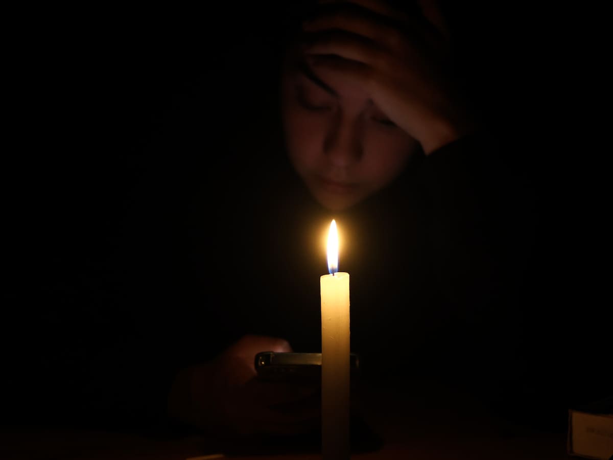 Corte de luz en Chile: más de 50 mil clientes siguen sin suministro eléctrico en medio de sistema frontal