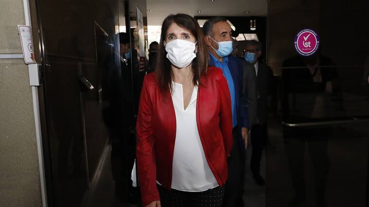 20 DE MAYO DE 2021/VALPARAISOLa candidata presidencial Paula Narvaez ofrece un punto de prensa tras una reunión con senadores y diputados del Partido Socialista, tras la polémica por la inscripción de primarias presidenciales de la oposición.
FOTO: LEONARDO RUBILAR CHANDIA/AGENCIAUNO