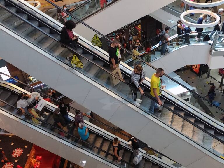 1 de mayo: revisa los horarios de centros comerciales y supermercados