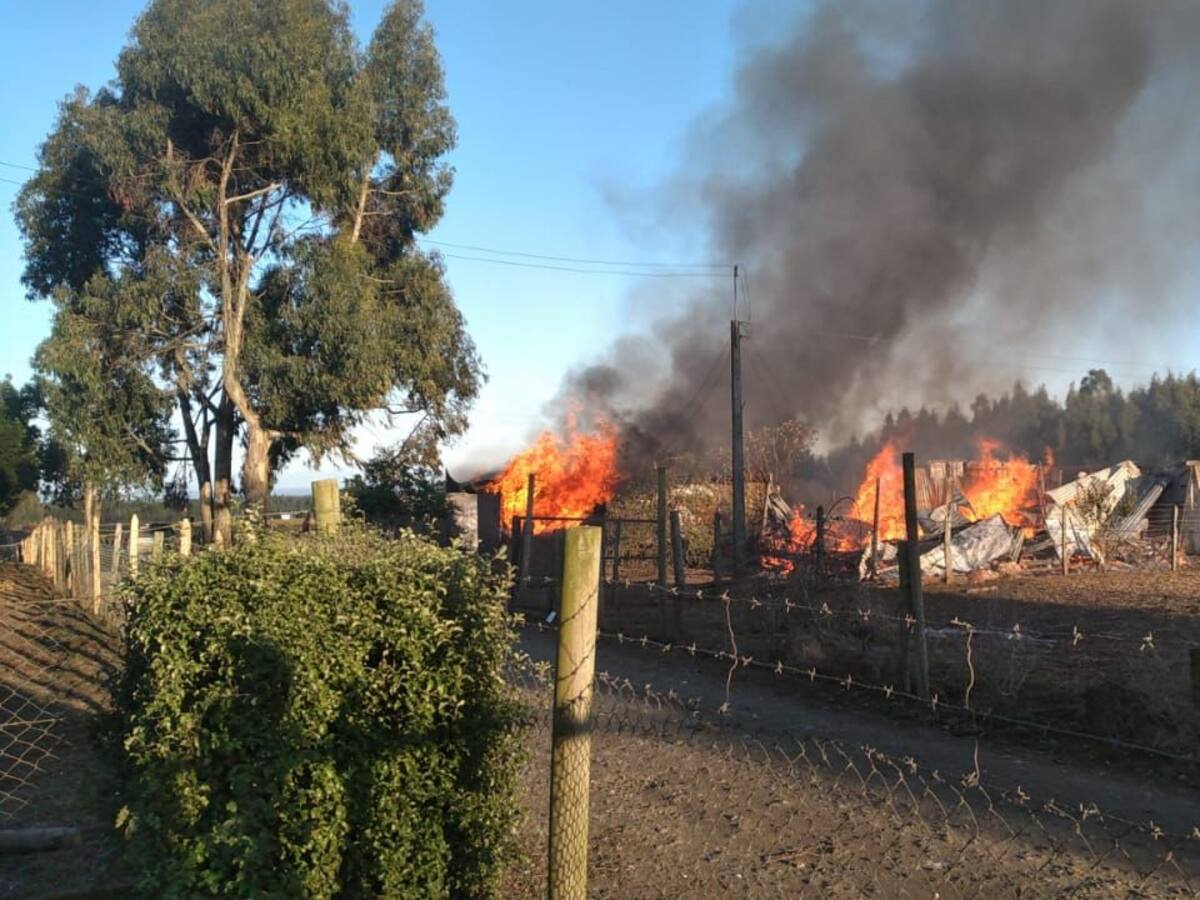 Ataque incendiario en Cañete: sujetos queman inmuebles de trabajador forestal