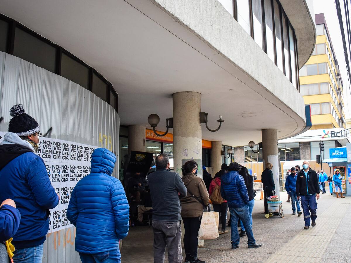 Drástica caída en la cantidad de permisos temporales registró Carabineros en las últimas horas