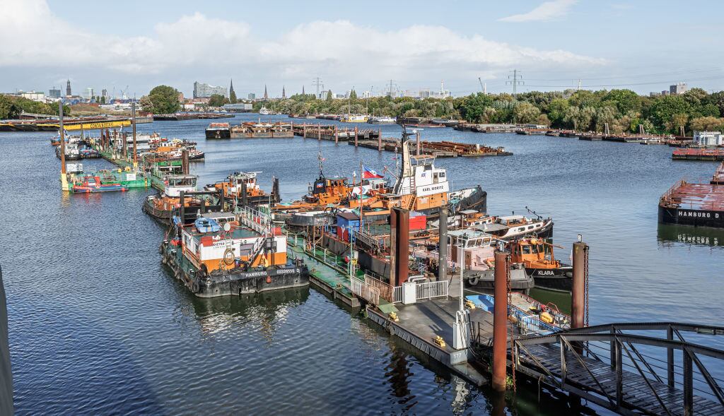 Zona de carga en el puerto de Hamburgo en Alemania parte de la UE