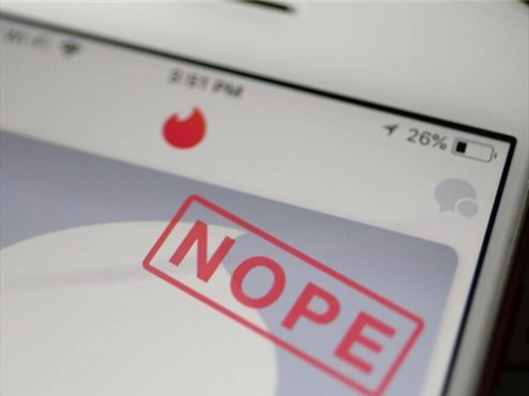 Joven imita a Alf y arruina su cita de Tinder