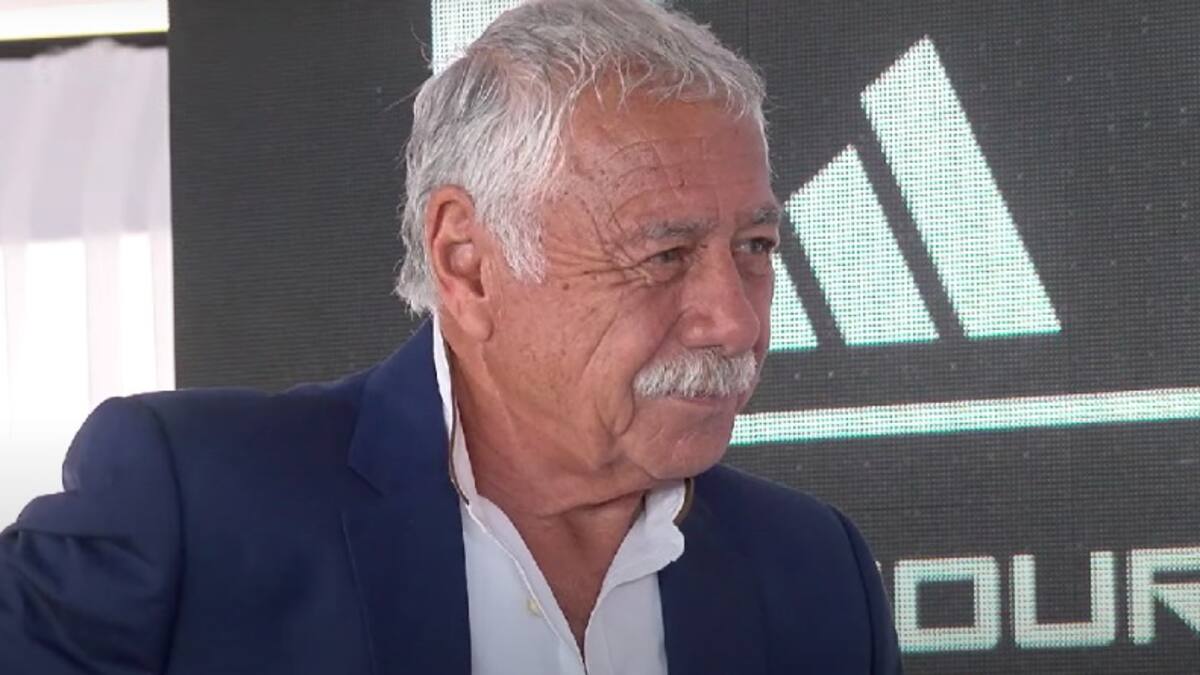 Carlos Caszely da el visto bueno a un fichaje que ilusiona a los hinchas de Colo Colo: “Es un jugador diferente, eso le falta al equipo”