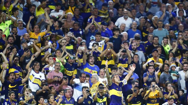 BUENOS AIRES, ARGENTINA - MARCH 07: Carlos Tevez of Boca Juniors celebrates after scoring the first goal of his team during a match between Boca Juniors and Gimnasia y Esgrima La Plata as part of Superliga 2019/20 at Alberto J. Armando Stadium on March 7, 2020 in Buenos Aires, Argentina. (Photo by Marcos Brindicci/Getty Images)