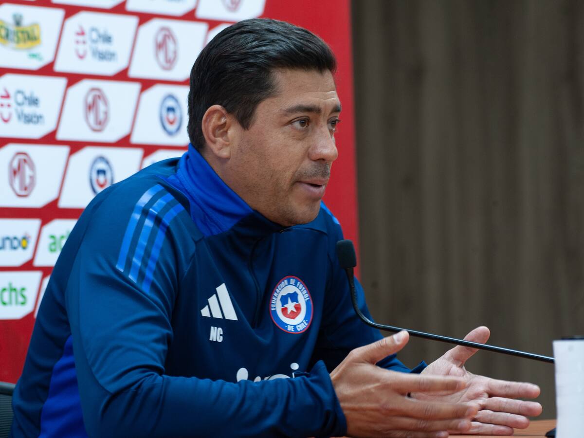 Nicolás Córdova valida su proceso en La Roja con números: “Hemos bajado casi seis años la media del equipo”