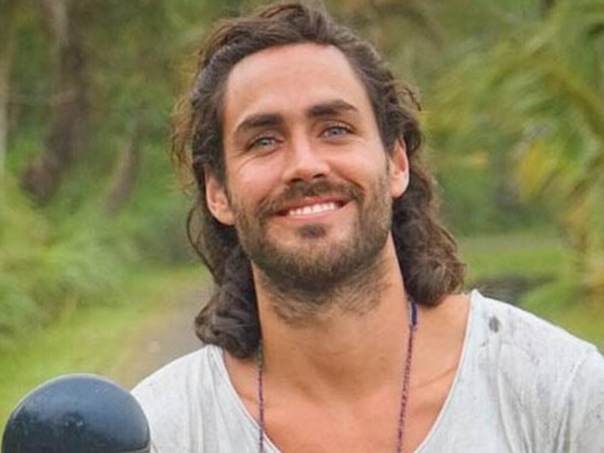 «Aquí como Dios me trajo a la Tierra»: Matías Assler sorprendió con desnudo en la naturaleza