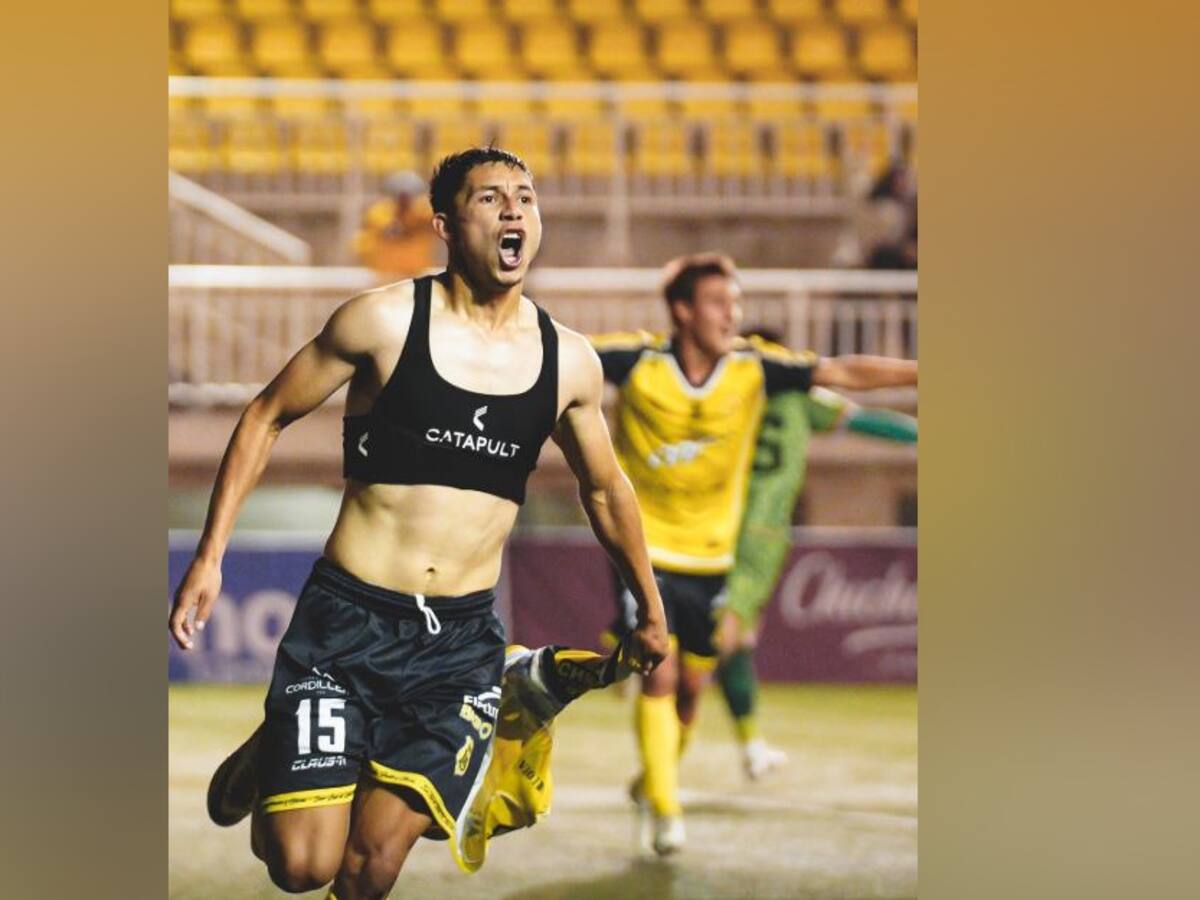 San Luis de Quillota logra otro agónico triunfo para alcanzar la cima de la Primera B