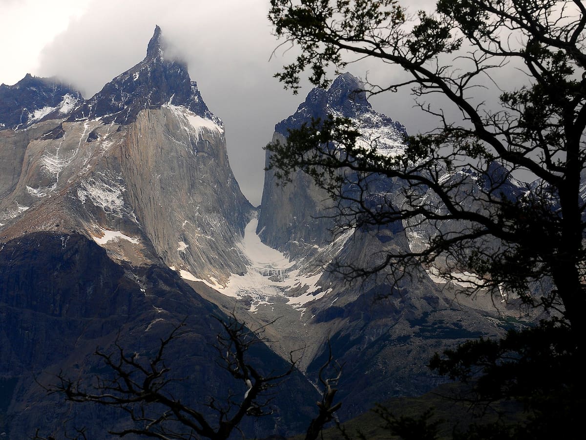 Confirman cinco fallecidos en tragedia registrada en Torres del Paine: todos turistas extranjeros