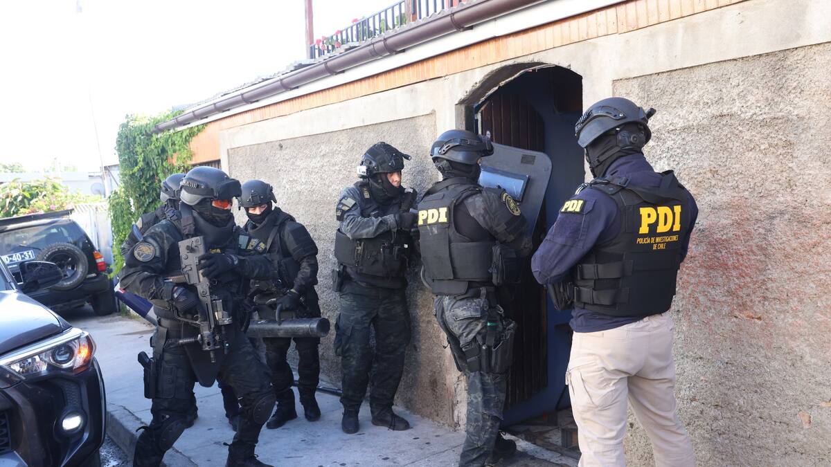 Desbaratan banda dedicada al tráfico de drogas en Peñaflor: sustancias ilícitas estaban enterradas