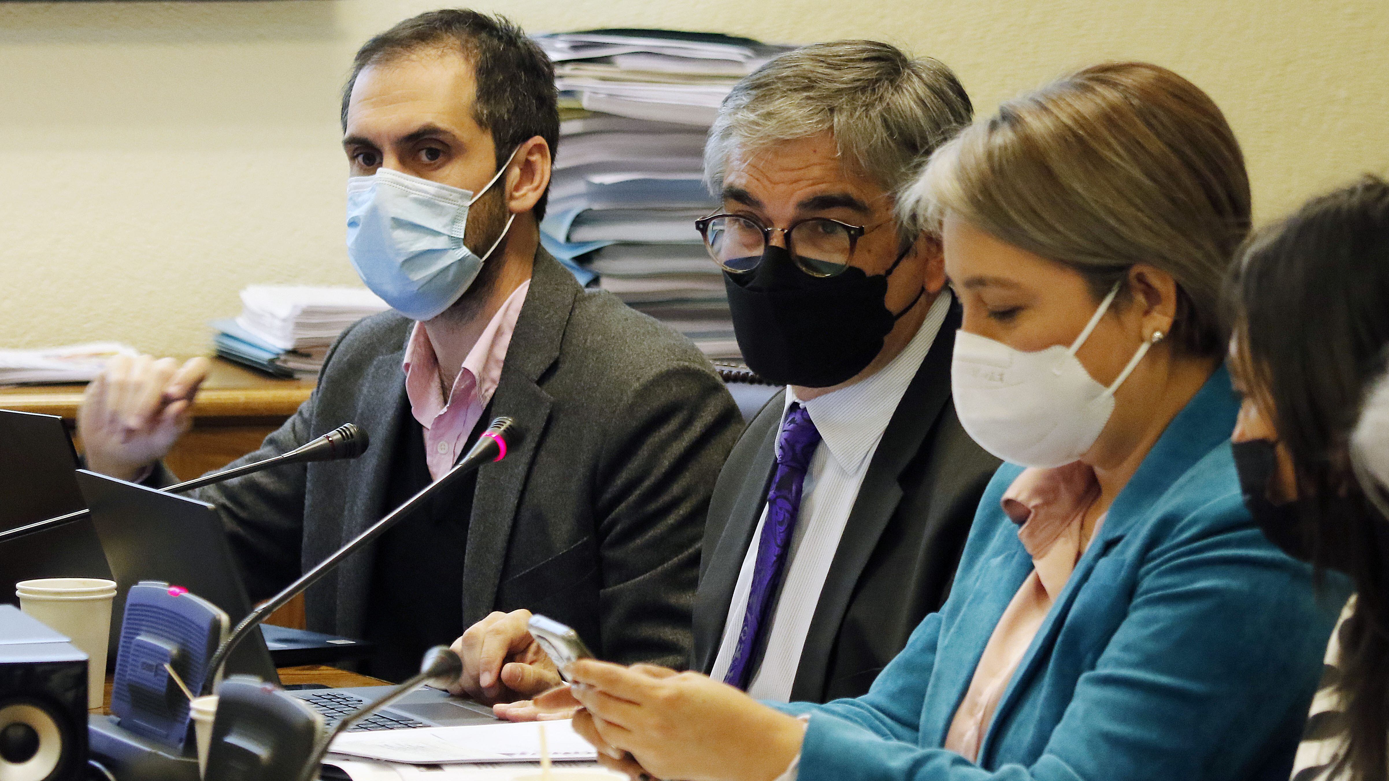 10 DE MAYO DE 2022/VALPARAISOLos ministros Nicolás Grau (i), Mario Marcel (c) y Jeannette Jara (d), durante la Comisión Unidas de Hacienda y Trabajo del Senado, que debate el proyecto de salario mínimo mensual.
FOTO: LEONARDO RUBILAR CHANDIA/AGENCIAUNO