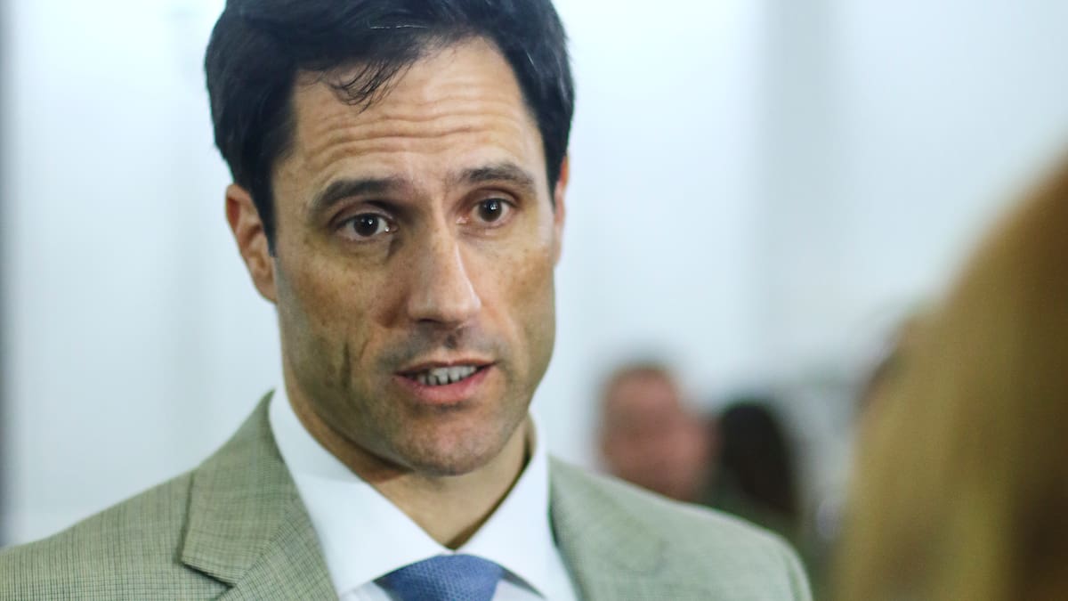 Oposición por salida de Silva: “El Gobierno no puede usarlo como fusible para salvar a Rabat”