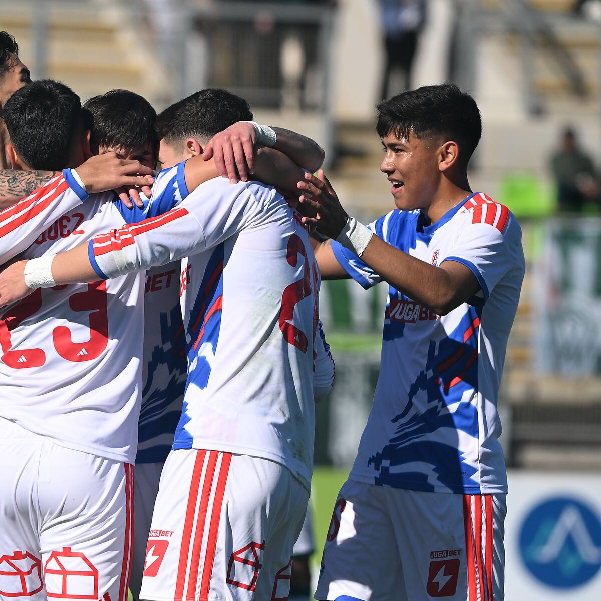 Golpe azul en Valparaíso: la U vence a Wanderers y recupera el liderato de su grupo en la Copa Chile