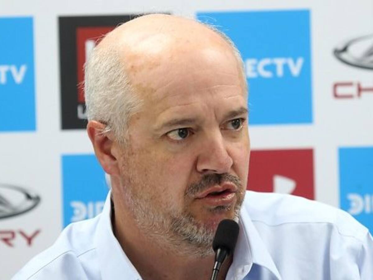 Juan Tagle se desahoga y reconoce lo difícil que es sumar refuerzos: “Llegan peticiones absurdas, con montos que son de otros mercados”