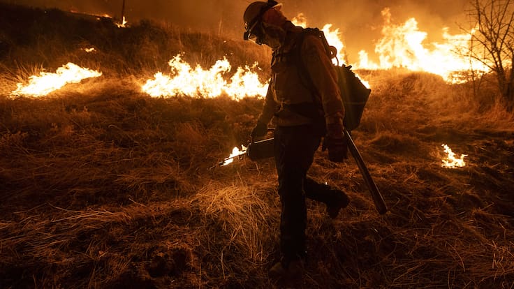 Incendios en California: ¿Qué son los vientos de Santa Ana y por qué complican los trabajos de extinción de las llamas?
