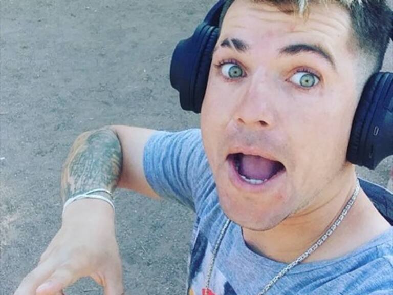 Un emprendedor: Fritanga de Resistiré reveló que es «damo de compañía»