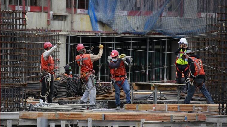 17 de marzo del 2021/SantiagoEl ministro de Salud, Enrique Paris, junto al subsecretario de Redes Asistenciales, Alberto Dougnac, realiza visita a las obras del Nuevo Hospital del Salvador e Instituto Nacional de Geriatría, proyecto hospitalario que registra un 22% de avance en su construcción.
FOTO: KARIN POZO/AGENCIAUNO