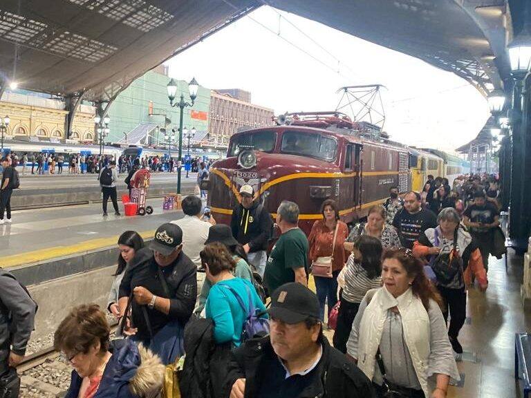 EFE informa que tren nocturno de Santiago a Concepción funcionará este fin de semana largo