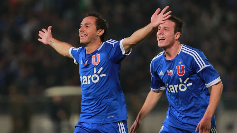 24 Mayo de 2012/SANTIAGOMarcelo Diaz celebra su gol y el empate parcial, durante el partido valido por los cuartos de final de la Copa Libertadores de América, entre Universidad de Chile vs Libertad de Paraguay jugado en el Estadio Nacional.
FOTO: Ernesto Zelada - XpressMedia/AGENCIAUNO