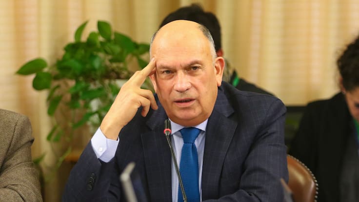 Diputado Bobadilla (UDI) apela desafuero ante la Corte Suprema tras denuncia de periodista