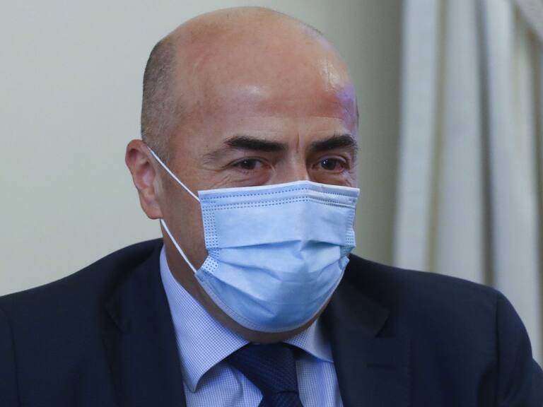 9 de diciembre del 2020/SANTIAGOEl ministro Secretario General de la Presidencia, conversa con el contralor de la República, Jorge Bermúdez, en el Palacio de la Moneda, antes de firmar un convenio entre la Contraloria y El Gobierno.
FOTO: SEBASTIAN BELTRAN GAETE/AGENCIAUNO