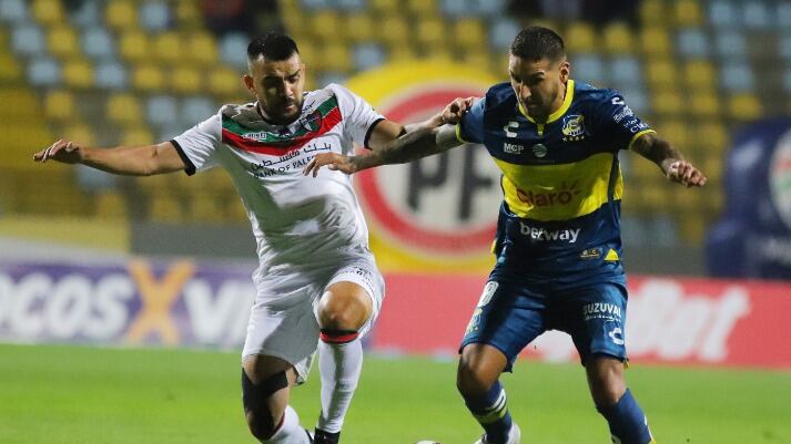 Misael Dávila dispara hacia el arbitraje tras el Everton-Palestino: "Lamentablemente estamos jugando contra 14 0 15 jugadores"