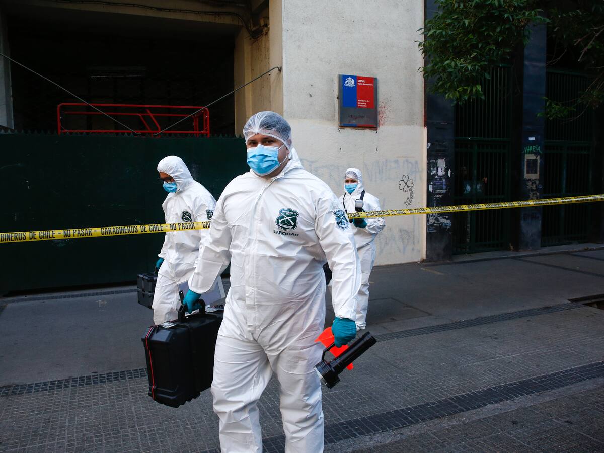 Robo frustrado a cajero automático en oficinas del SERVIU en Santiago: delincuentes retuvieron por 12 horas a guardias
