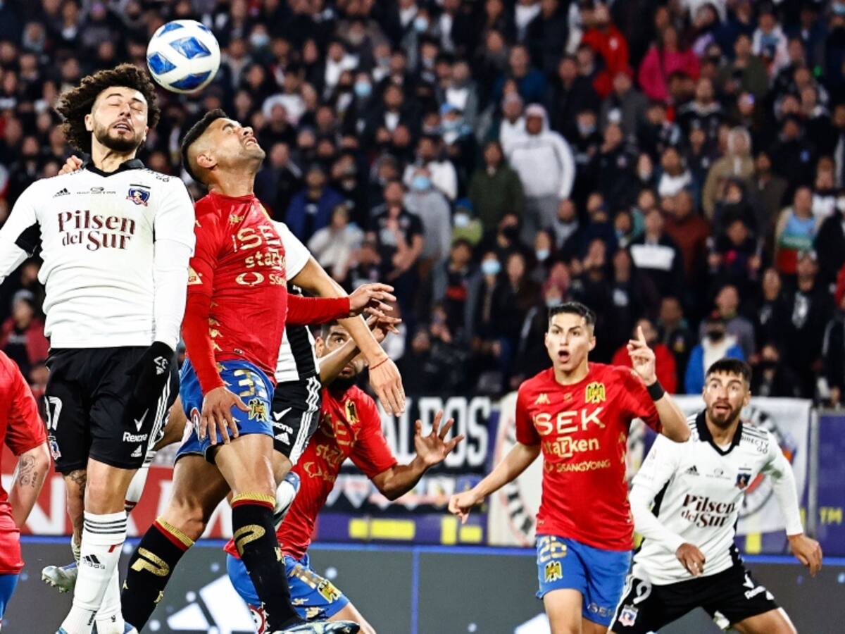 Colo Colo es denunciado por uso de bengalas en el duelo ante Unión Española