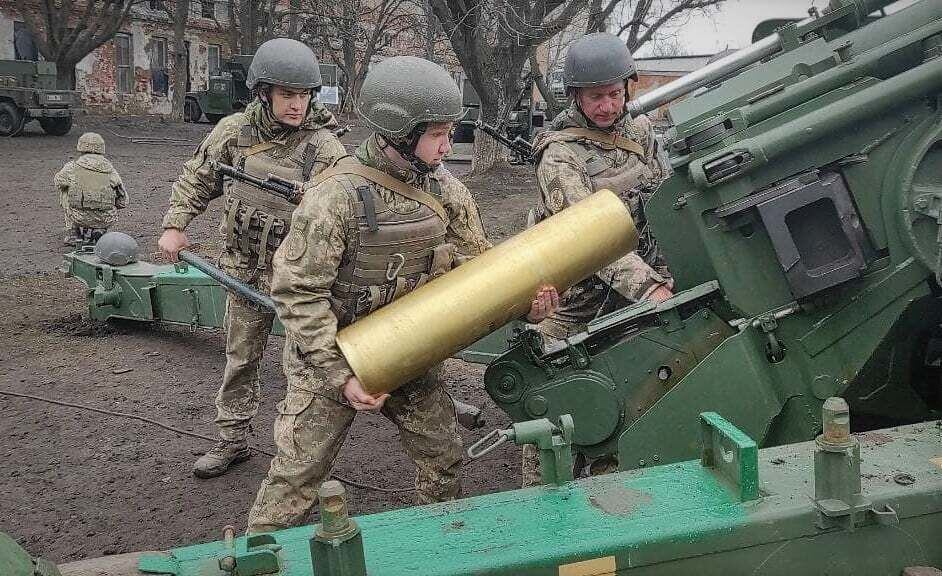 Soldados ucranianos realizan ejercicios militares en la Cuenca del Donets