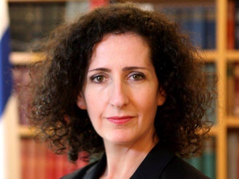 «Una iniciativa exitosa»: Embajadora de Israel en Chile habló sobre cómo ha funcionado el pase verde en su país