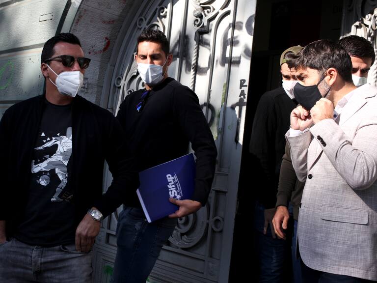 ¿Saldrá humo Blanco? Plantel de Colo Colo está dispuesto a ceder para llegar a un acuerdo con Blanco y Negro