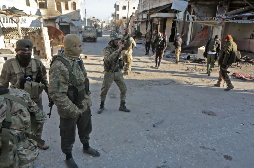 Militares turcos que apoyan a rebeldes sirios en la provincia de Idlib