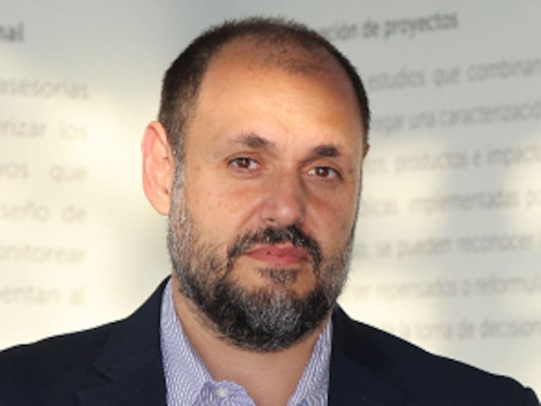 Cientista político y elecciones de gobernadores regionales: «Fue menos del 20% de participación»